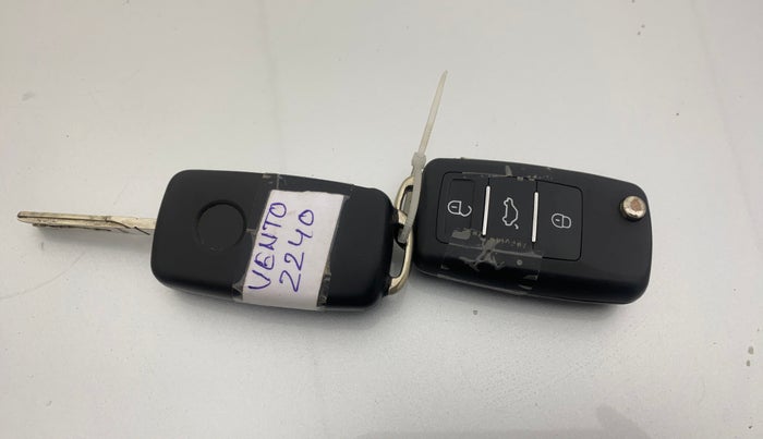 2014 Volkswagen Vento HIGHLINE PETROL AT, Petrol, Automatic, 1,05,011 km, Key Close Up