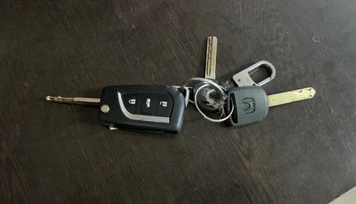 2015 Honda Amaze 1.2L I-VTEC S, Petrol, Manual, 57,418 km, Key Close Up