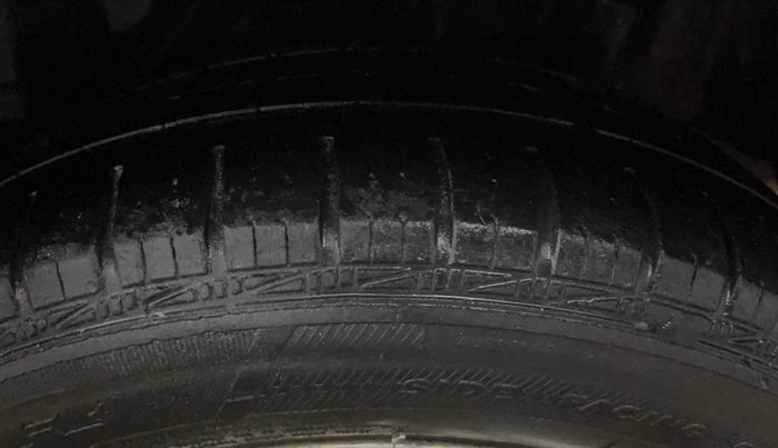 2015 Honda Amaze 1.2L I-VTEC S, Petrol, Manual, 57,418 km, Left Rear Tyre Tread