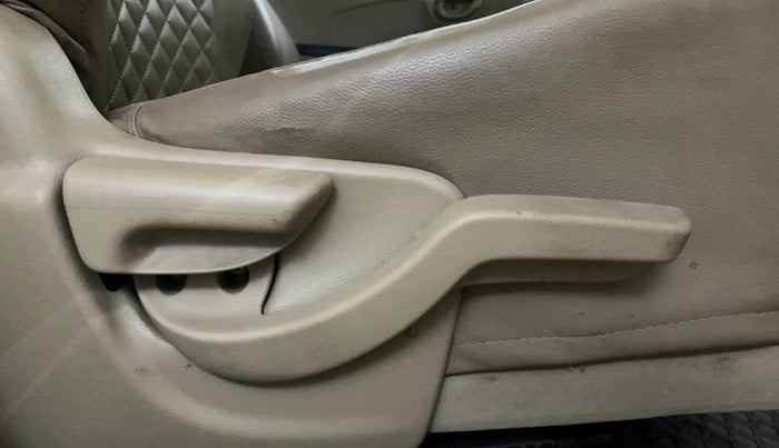 2015 Honda Amaze 1.2L I-VTEC S, Petrol, Manual, 57,418 km, Driver Side Adjustment Panel