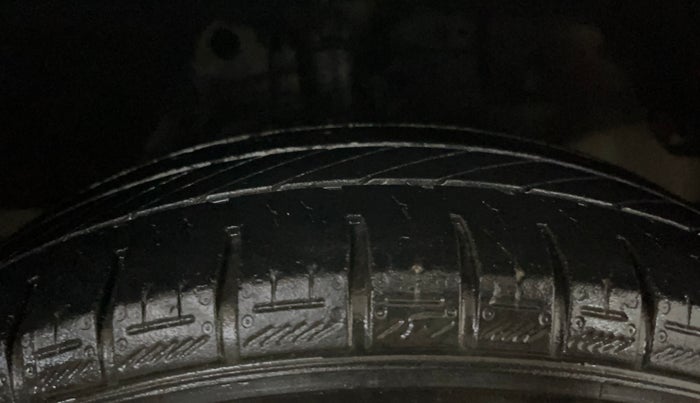 2015 Honda Amaze 1.2L I-VTEC S, Petrol, Manual, 57,418 km, Right Front Tyre Tread