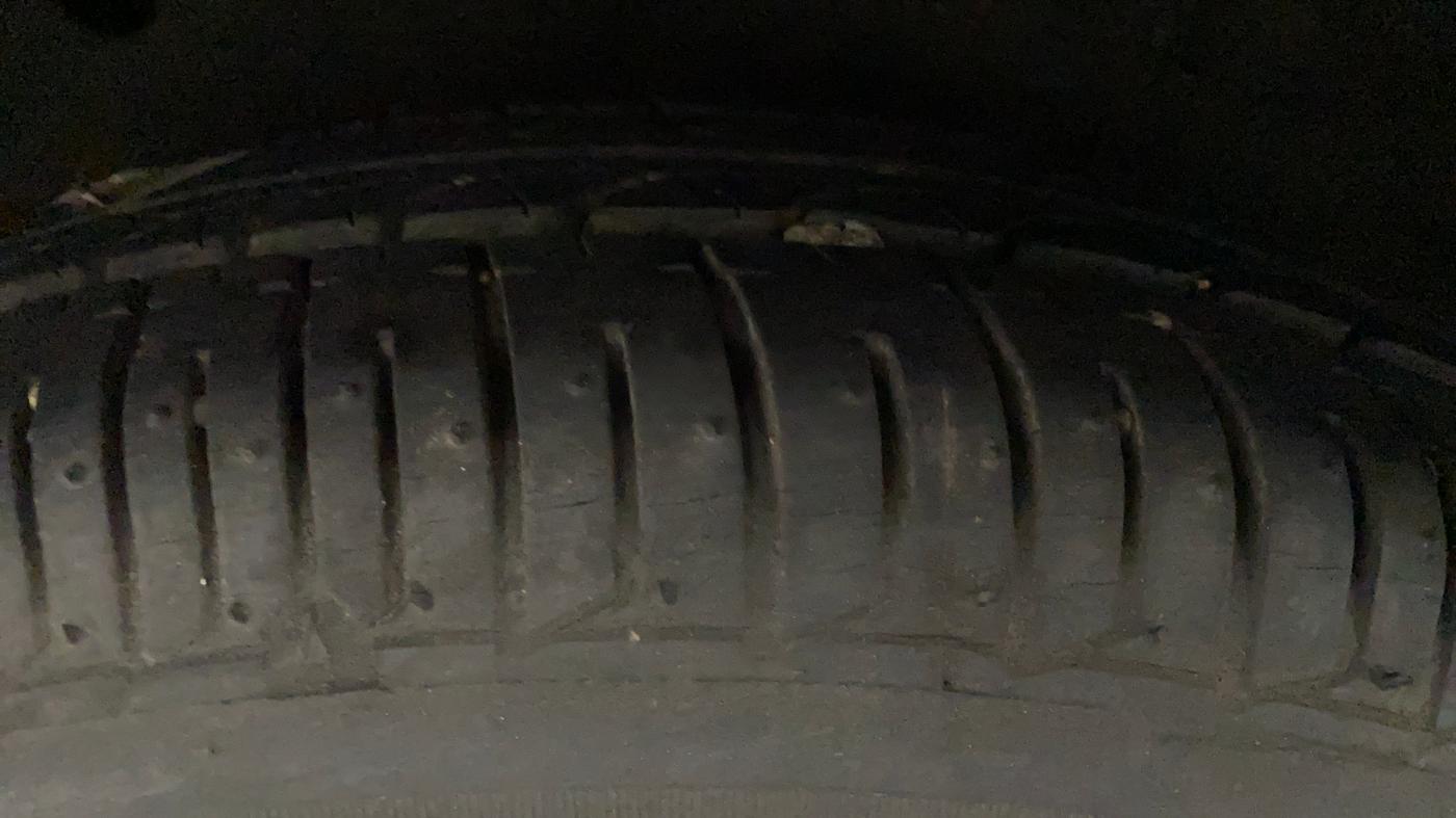 2013 Hyundai i10 MAGNA 1.2, Petrol, Manual, 29,331 km, Right Front Tyre Tread