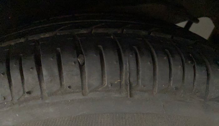 2013 Hyundai i10 MAGNA 1.2, Petrol, Manual, 29,331 km, Left Rear Tyre Tread