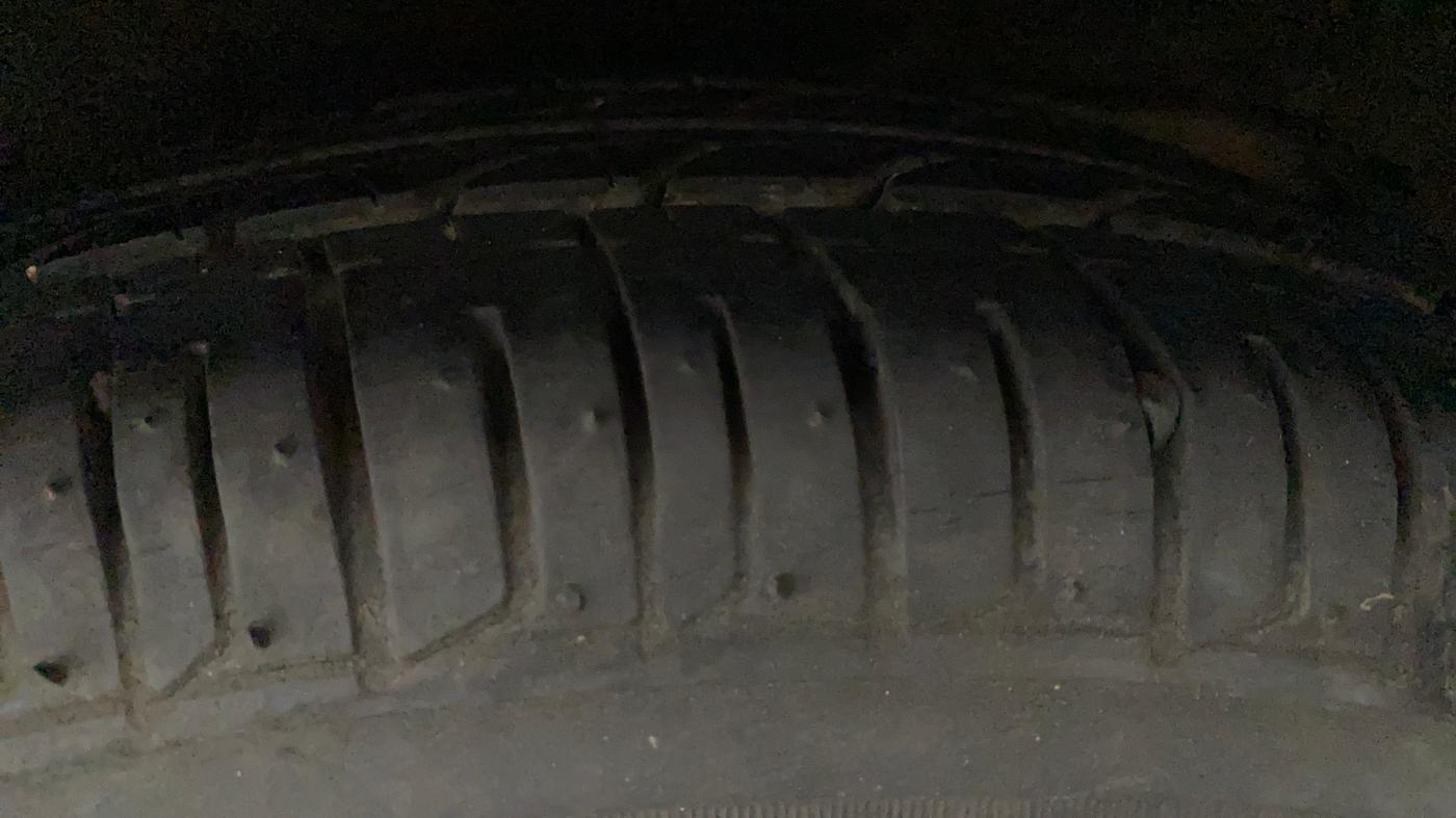 2013 Hyundai i10 MAGNA 1.2, Petrol, Manual, 29,331 km, Left Front Tyre Tread