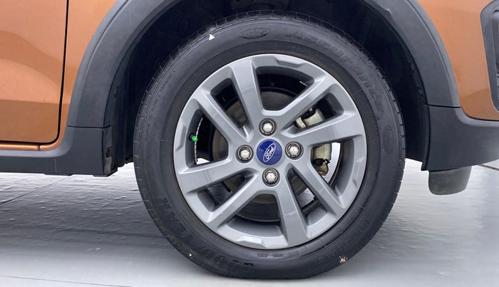 2018 Ford FREESTYLE TITANIUM 1.5 TDCI, Diesel, Manual, 29,144 km, Right Front Wheel