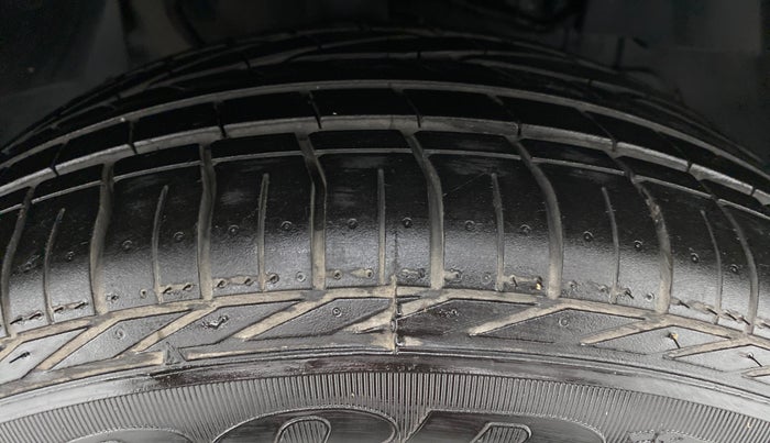 2020 Tata NEXON XZ+ 1.2, Petrol, Manual, 5,780 km, Right Front Tyre Tread