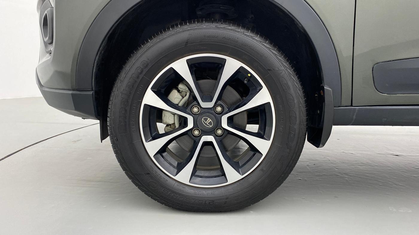 2020 Tata NEXON XZ+ 1.2, Petrol, Manual, 5,780 km, Left Front Wheel