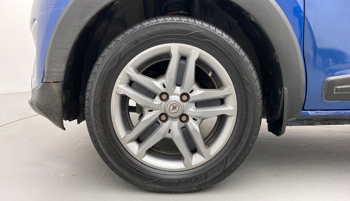 2019 Renault TRIBER RXZ, Petrol, Manual, 86,065 km, Left Front Wheel