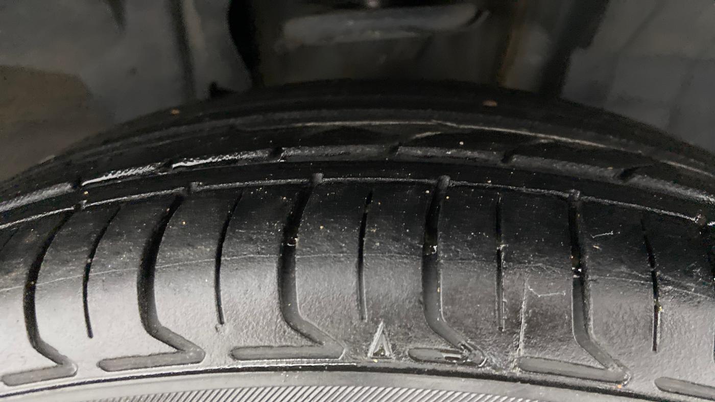 2019 Renault TRIBER RXZ, Petrol, Manual, 86,065 km, Right Front Tyre Tread