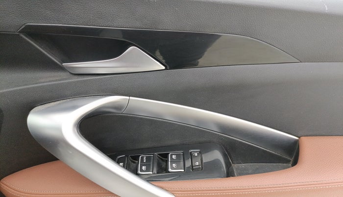 2021 MG HECTOR PLUS SELECT 2.0 DIESEL TURBO MT 7-STR, Diesel, Manual, 87,126 km, Driver Side Door Panels Control