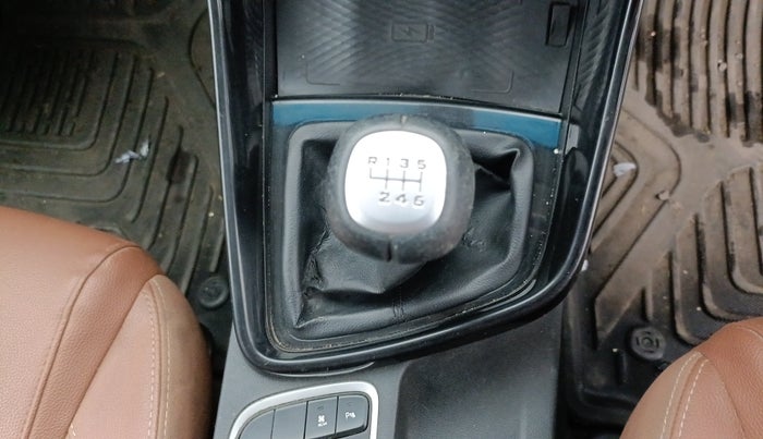 2021 MG HECTOR PLUS SELECT 2.0 DIESEL TURBO MT 7-STR, Diesel, Manual, 87,126 km, Gear Lever