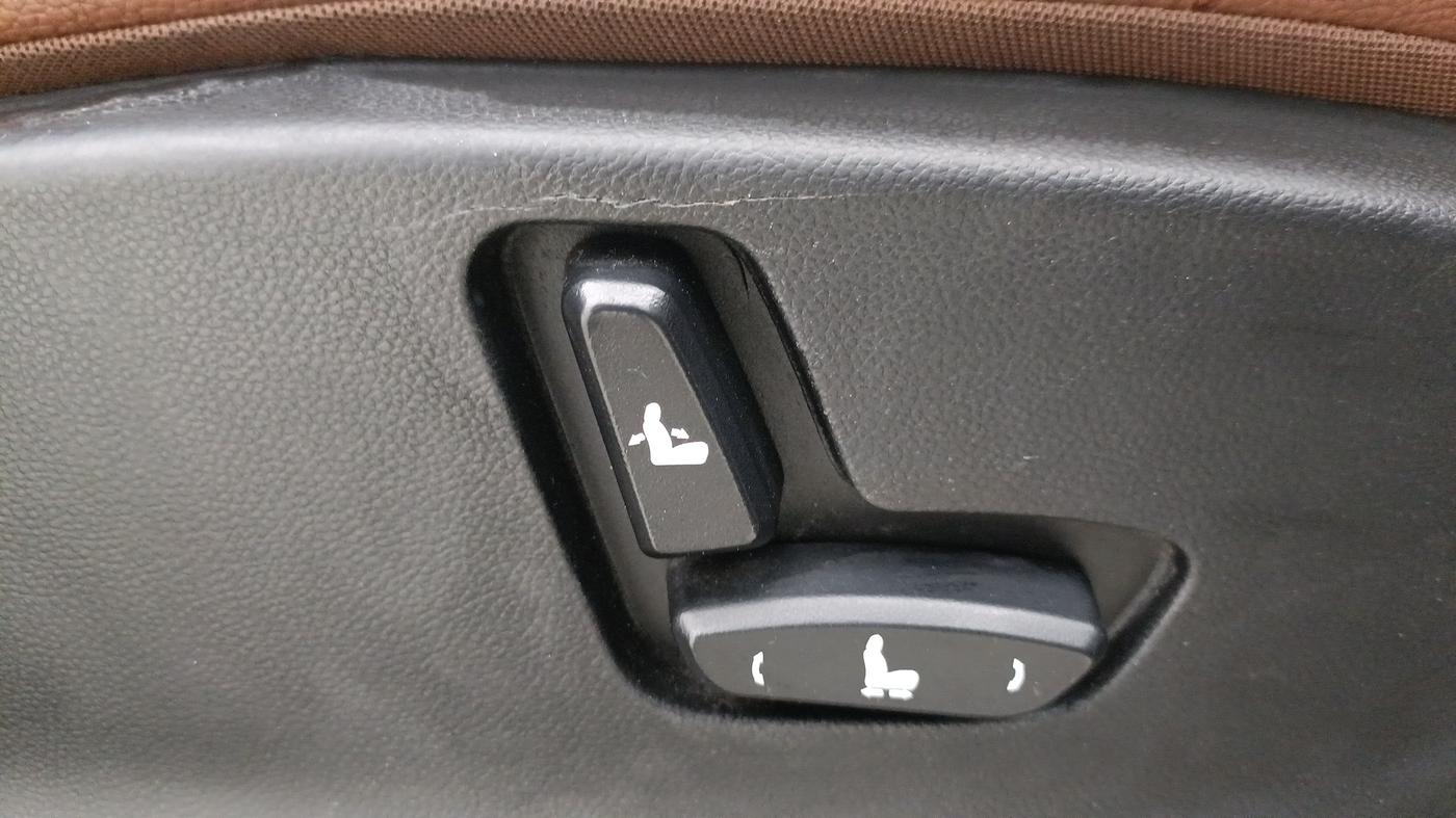 2021 MG HECTOR PLUS SELECT 2.0 DIESEL TURBO MT 7-STR, Diesel, Manual, 87,145 km, Driver Side Adjustment Panel