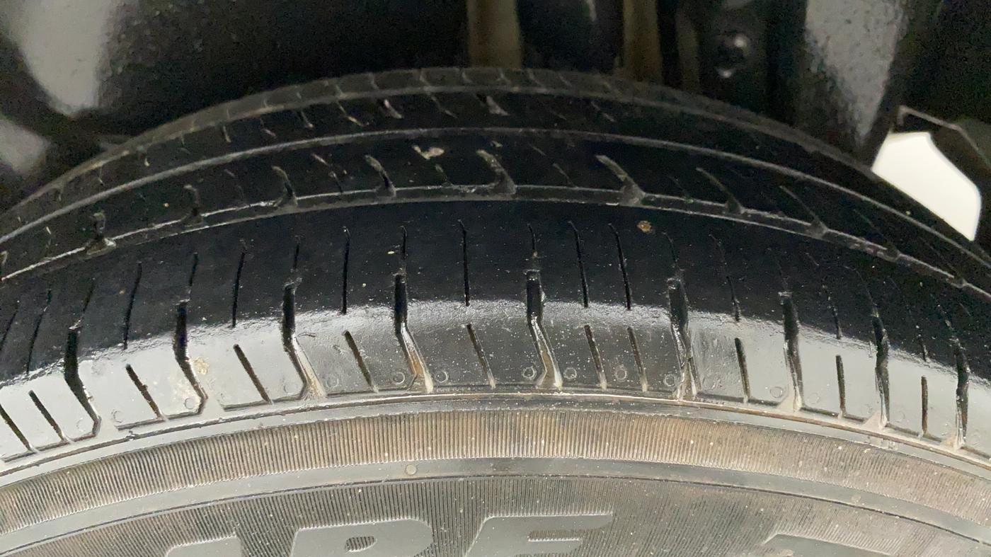 2013 Maruti Swift Dzire VXI, Petrol, Manual, 78,853 km, Left Rear Tyre Tread