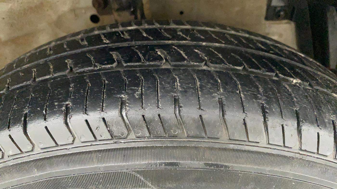2013 Maruti Swift Dzire VXI, Petrol, Manual, 78,853 km, Right Front Tyre Tread