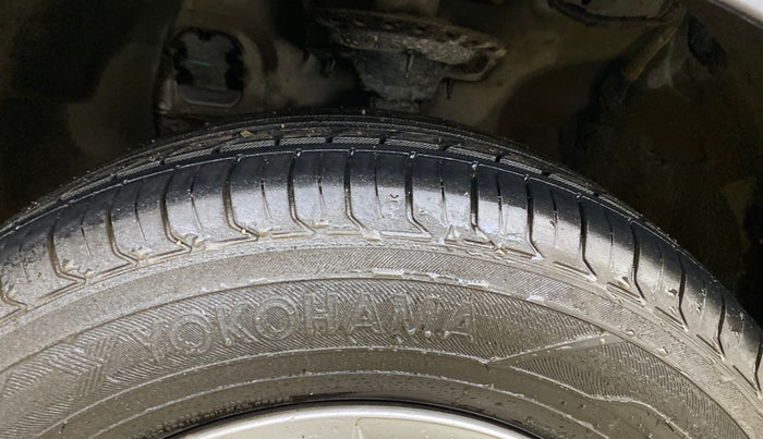 2016 Hyundai Elite i20 MAGNA 1.2, Petrol, Manual, 37,637 km, Left Front Tyre Tread