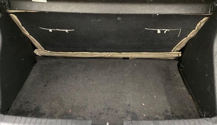 2016 Hyundai Elite i20 MAGNA 1.2, Petrol, Manual, 37,637 km, Boot Inside