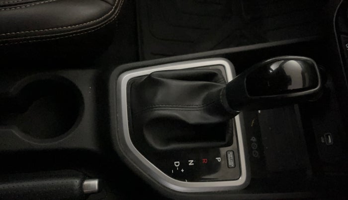 2018 Hyundai Creta SX AT 1.6 PETROL, Petrol, Automatic, 28,960 km, Gear Lever