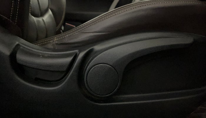 2018 Hyundai Creta SX AT 1.6 PETROL, Petrol, Automatic, 28,960 km, Driver Side Adjustment Panel