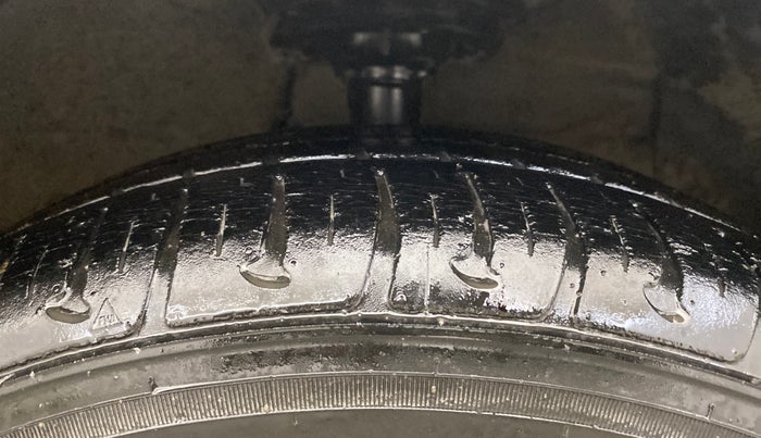 2016 Hyundai Grand i10 ASTA AT 1.2 KAPPA VTVT, Petrol, Automatic, 26,630 km, Right Front Tyre Tread