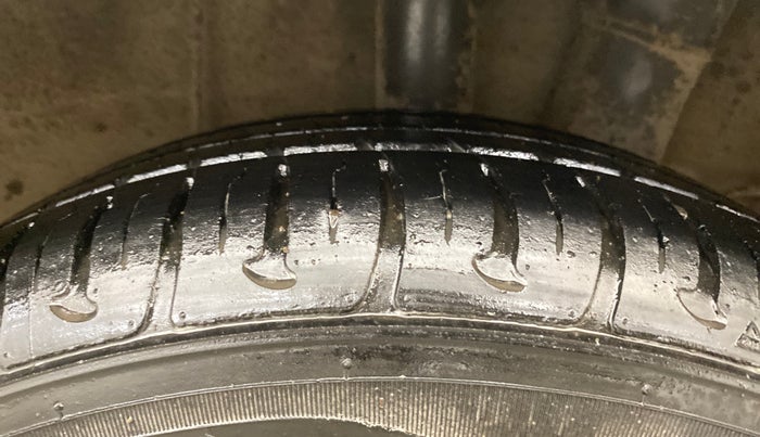 2016 Hyundai Grand i10 ASTA AT 1.2 KAPPA VTVT, Petrol, Automatic, 26,630 km, Left Rear Tyre Tread