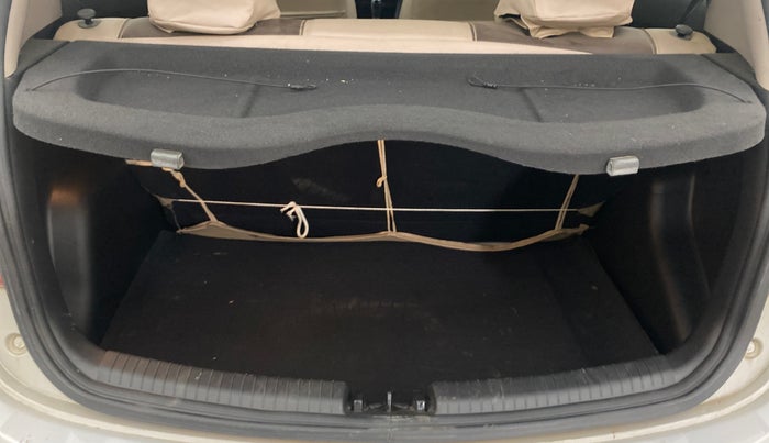 2016 Hyundai Grand i10 ASTA AT 1.2 KAPPA VTVT, Petrol, Automatic, 26,630 km, Boot Inside