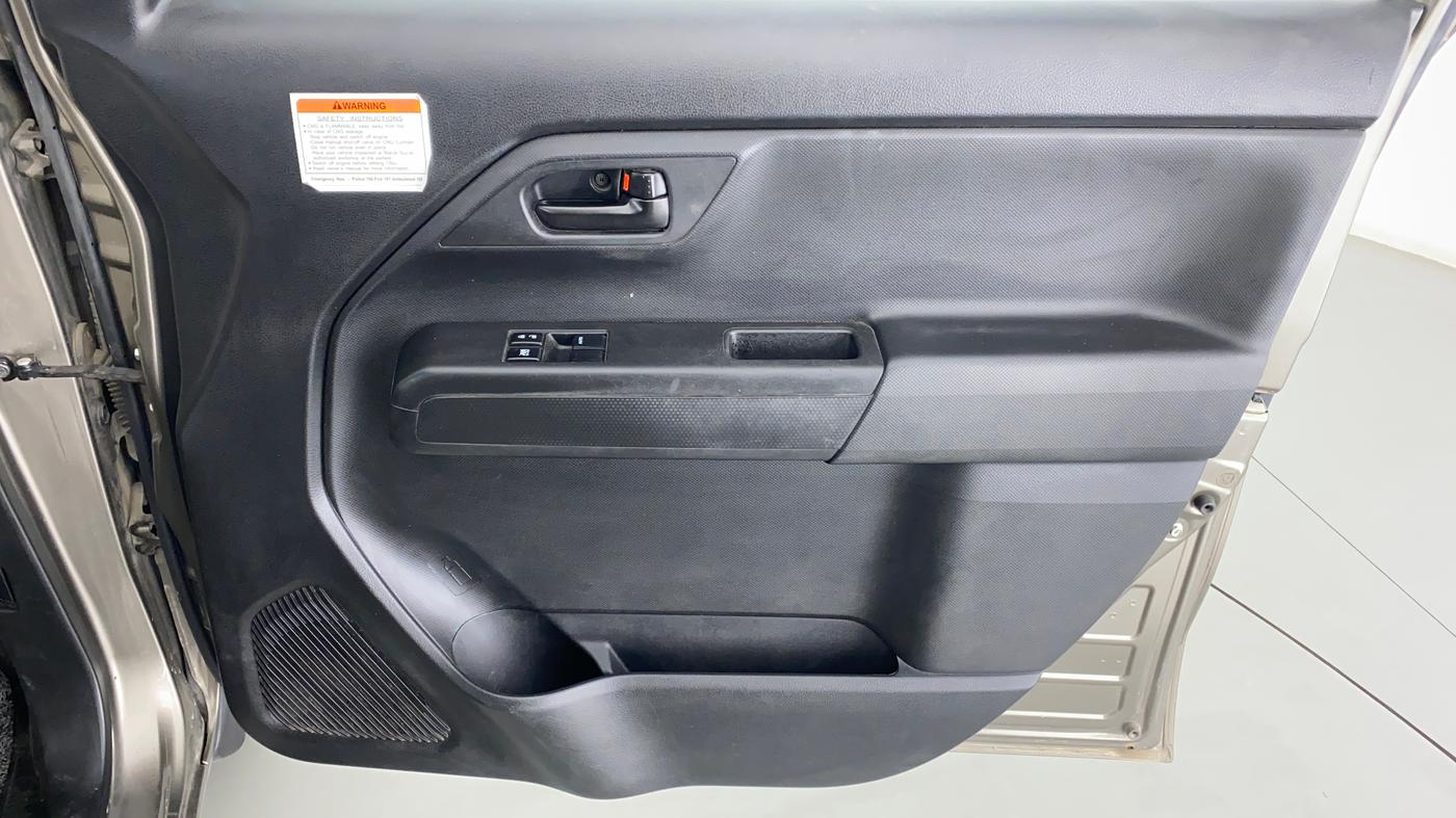 2020 Maruti New Wagon-R LXI CNG 1.0 L, CNG, Manual, 45,694 km, Driver Side Door Panels Control
