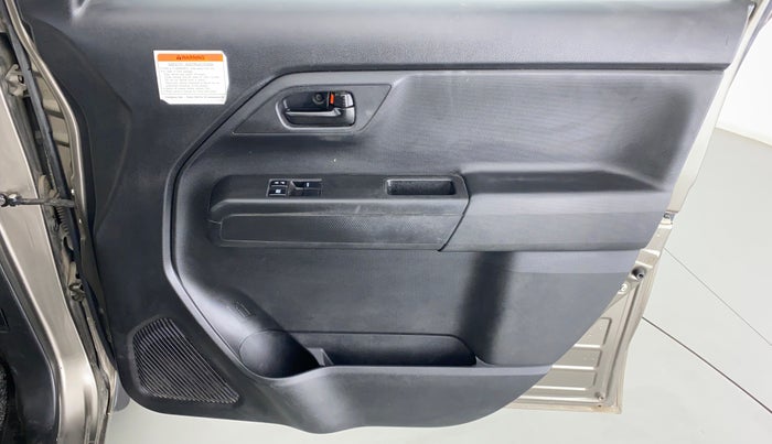 2020 Maruti New Wagon-R LXI CNG 1.0 L, CNG, Manual, 45,694 km, Driver Side Door Panels Control