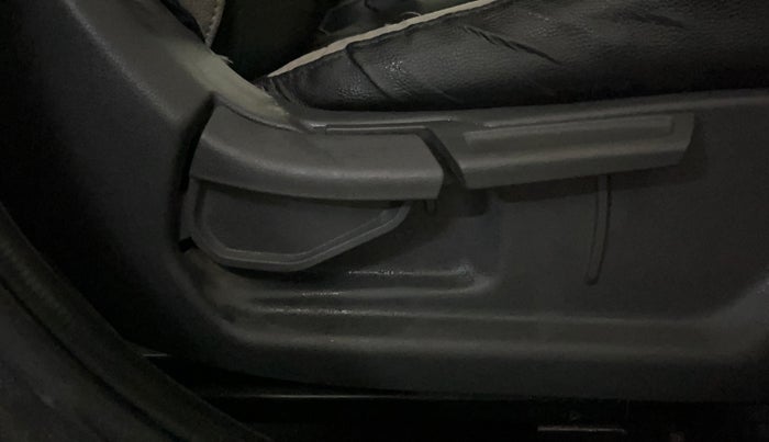 2019 Hyundai GRAND I10 NIOS MAGNA 1.2 KAPPA VTVT, Petrol, Manual, 46,287 km, Driver Side Adjustment Panel