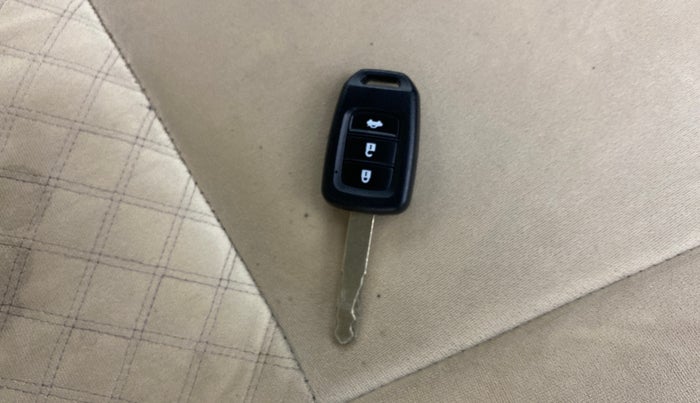 2015 Honda City 1.5L I-DTEC SV, Diesel, Manual, 1,43,980 km, Key Close Up