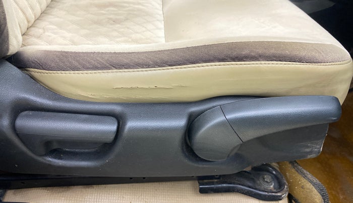 2015 Honda City 1.5L I-DTEC SV, Diesel, Manual, 1,43,980 km, Driver Side Adjustment Panel