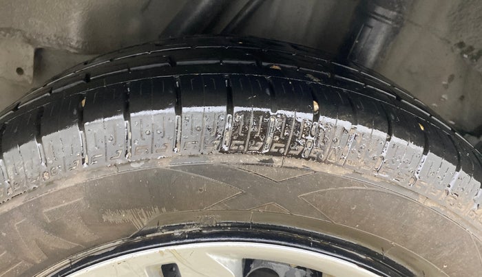 2015 Honda City 1.5L I-DTEC SV, Diesel, Manual, 1,43,980 km, Left Rear Tyre Tread