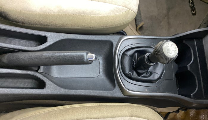 2015 Honda City 1.5L I-DTEC SV, Diesel, Manual, 1,43,980 km, Gear Lever