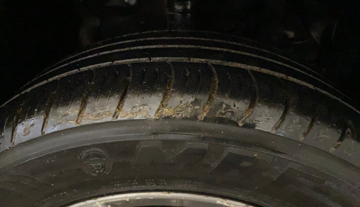 2017 Maruti Vitara Brezza ZDI, Diesel, Manual, 80,118 km, Right Front Tyre Tread