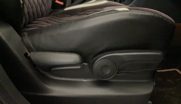 2017 Maruti Vitara Brezza ZDI, Diesel, Manual, 80,118 km, Driver Side Adjustment Panel