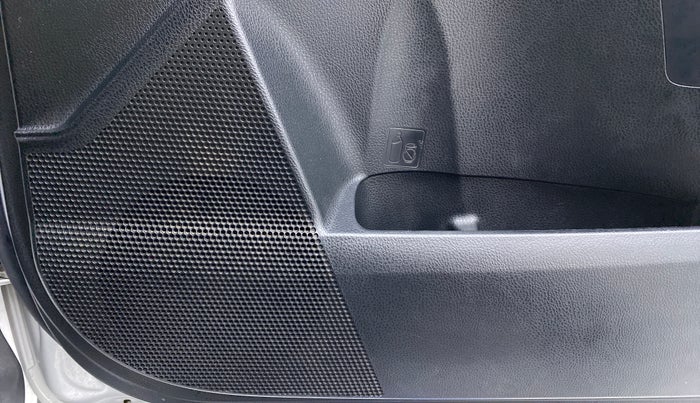 2017 Toyota Corolla Altis VL AT, CNG, Automatic, 96,186 km, Speaker