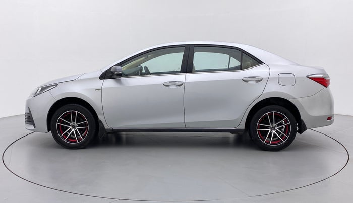 2017 Toyota Corolla Altis VL AT, CNG, Automatic, 96,186 km, Left Side