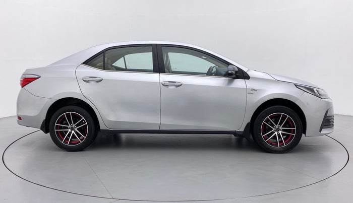 2017 Toyota Corolla Altis VL AT, CNG, Automatic, 96,186 km, Right Side View