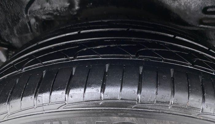 2017 Toyota Corolla Altis VL AT, CNG, Automatic, 96,186 km, Left Rear Tyre Tread