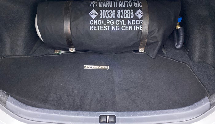 2017 Toyota Corolla Altis VL AT, CNG, Automatic, 96,186 km, Boot Inside