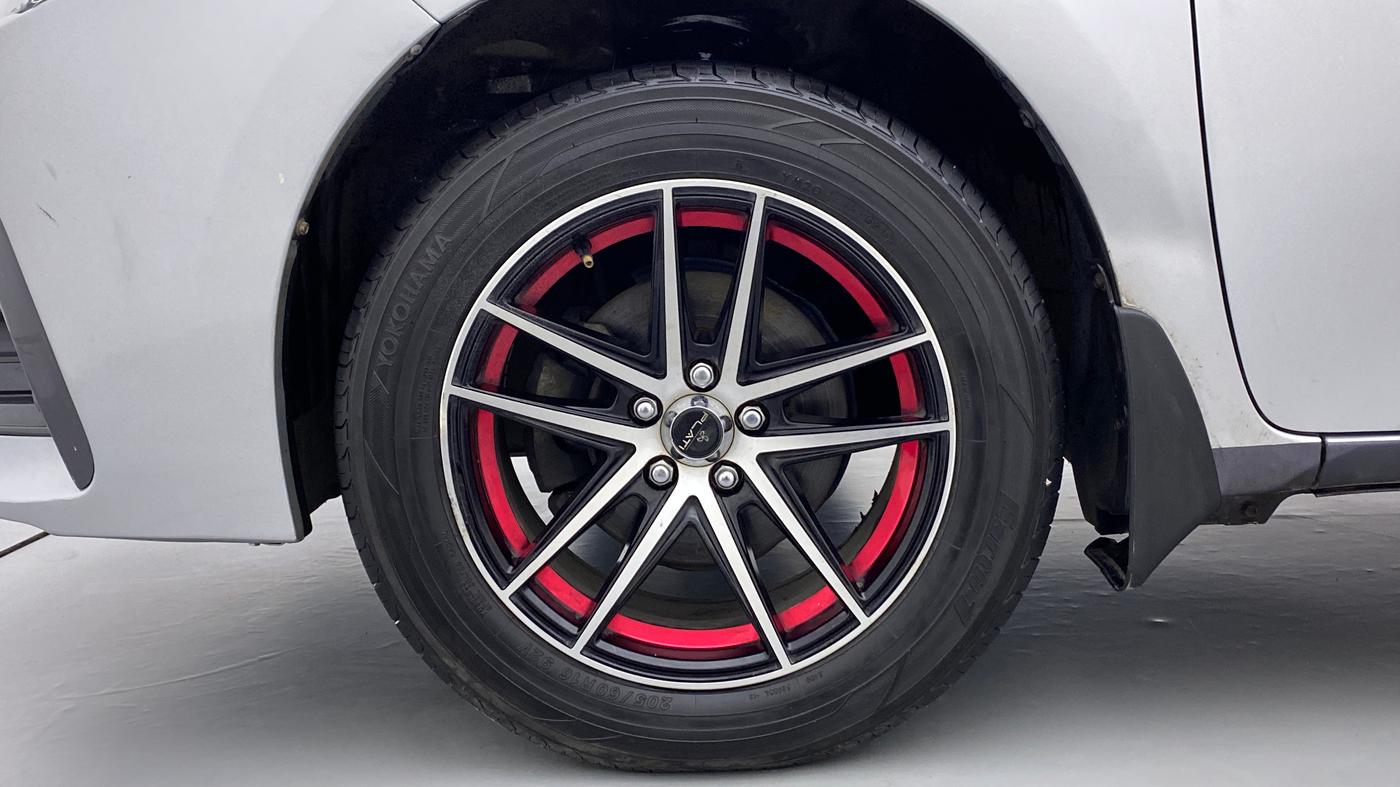 2017 Toyota Corolla Altis VL AT, CNG, Automatic, 96,186 km, Left Front Wheel