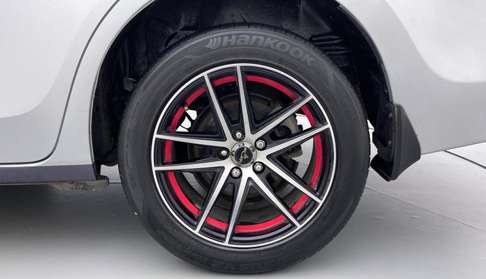 2017 Toyota Corolla Altis VL AT, CNG, Automatic, 96,186 km, Left Rear Wheel