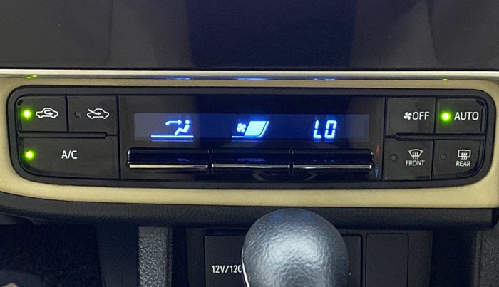2017 Toyota Corolla Altis VL AT, CNG, Automatic, 96,186 km, Automatic Climate Control