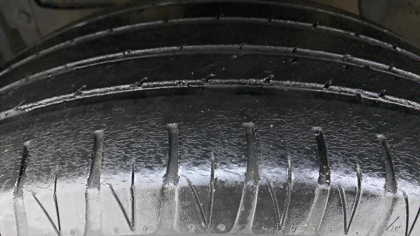 2020 Maruti Vitara Brezza ZXI, Petrol, Manual, 32,136 km, Left Front Tyre Tread