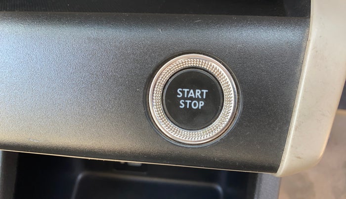 2020 Renault TRIBER RXZ, Petrol, Manual, 40,968 km, Keyless Start/ Stop Button