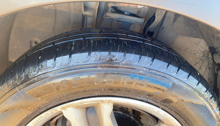 2020 Renault TRIBER RXZ, Petrol, Manual, 40,968 km, Left Front Tyre Tread