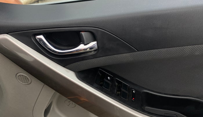 2018 Tata NEXON XZ PLUS DIESEL, Diesel, Manual, 71,756 km, Driver Side Door Panels Control