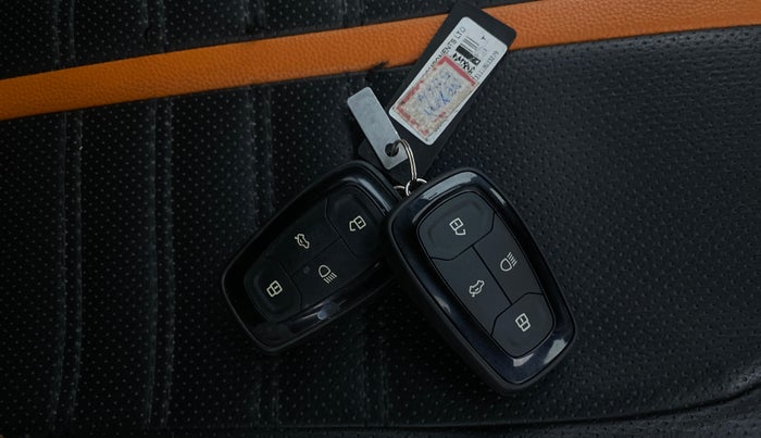 2018 Tata NEXON XZ PLUS DIESEL, Diesel, Manual, 71,756 km, Key Close Up