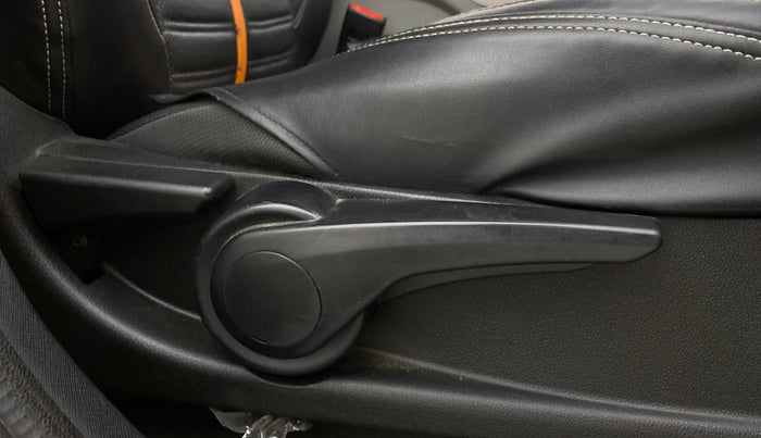 2018 Tata NEXON XZ PLUS DIESEL, Diesel, Manual, 71,756 km, Driver Side Adjustment Panel