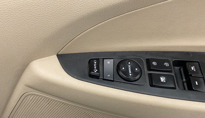 2018 Hyundai Tucson 2WD MT PETROL, Petrol, Manual, 87,471 km, Left rear-view mirror - Mirror movement not proper
