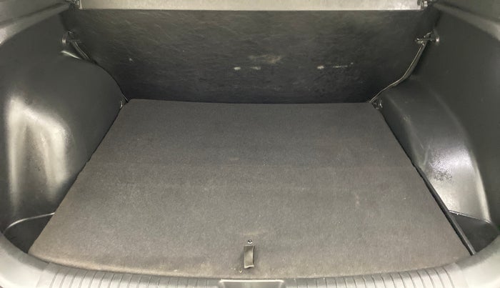 2017 Hyundai Creta 1.6 SX CRDI, Diesel, Manual, 56,501 km, Boot Inside
